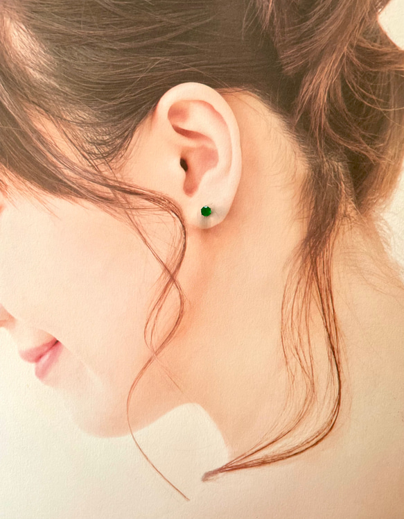 グリーンオニキスのスタッドピアス　サージカルステンレス316L 10枚目の画像