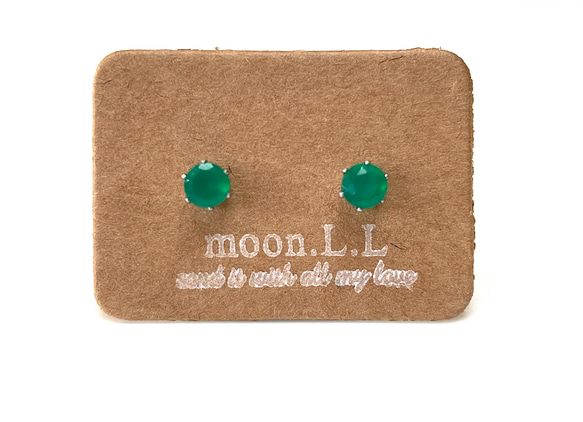 グリーンオニキスのスタッドピアス　サージカルステンレス316L 9枚目の画像