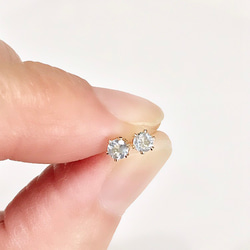 k14gf 11月誕生石☆アイスブルートパーズのプチスタッドピアス 7枚目の画像