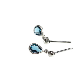 11月の誕生石　再入荷！〜シックブルーの雫〜 ロンドンブルートパーズのドロップカットピアス サージカルステンレス316L 7枚目の画像