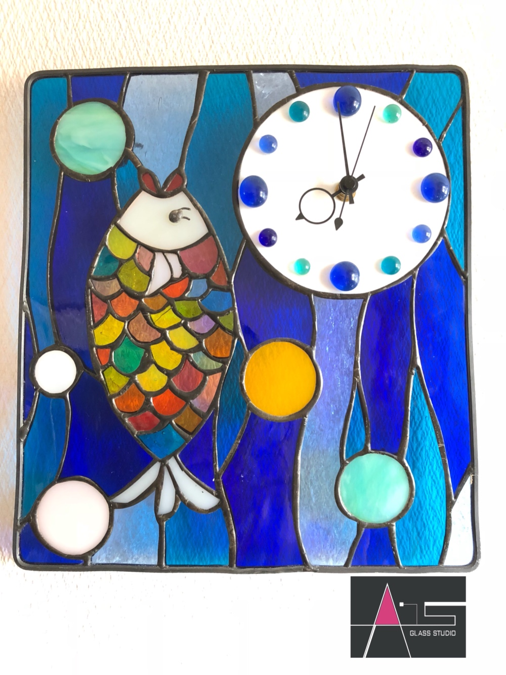 ステンドグラス、魚の壁掛け時計