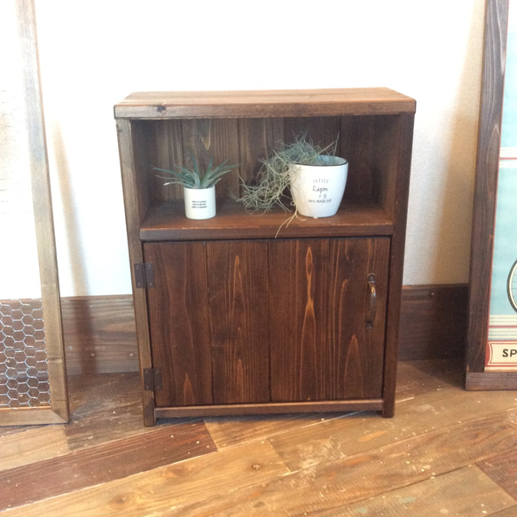 100. キャビネット アンティーク調 カップボード 片開き 木製