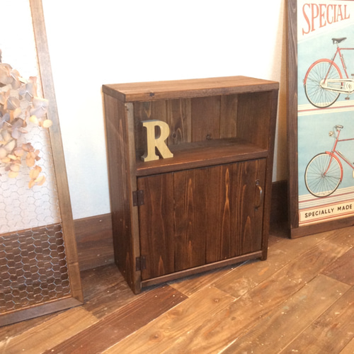 アンティーク風　キャビネット　カップボード　飾り棚 アンティーク調 カップボード キャビネット 飾り棚 収納棚 白 & 茶 棚