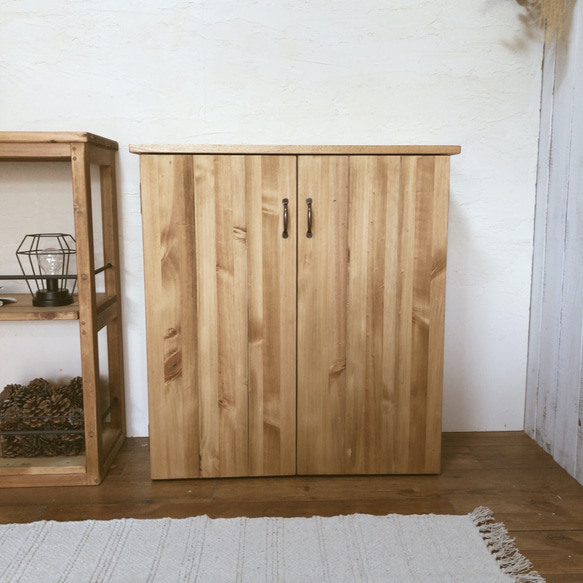 na109【反り止め付きで安心】キャビネット 両開き 観音扉 収納