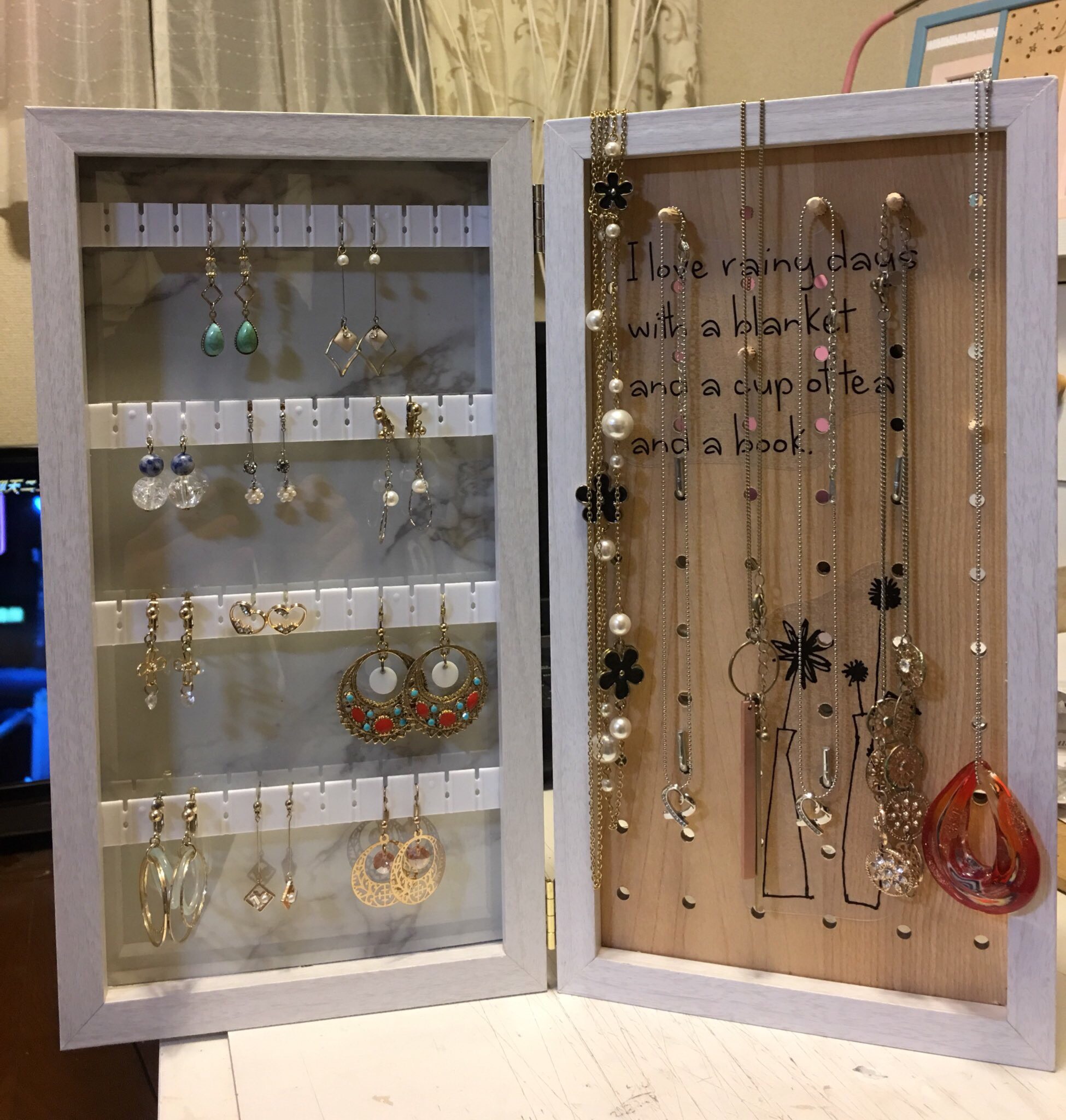 ピアス　アクセサリー　ホルダースタンド 楽天市場】タワー スライド式ピアス&アクセサリーホルダー 3連