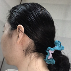 お取り置き可！かぎ針編みシュシュ・2段フリル・バイカラー・ヘアアクセサリー・髪飾り 2枚目の画像