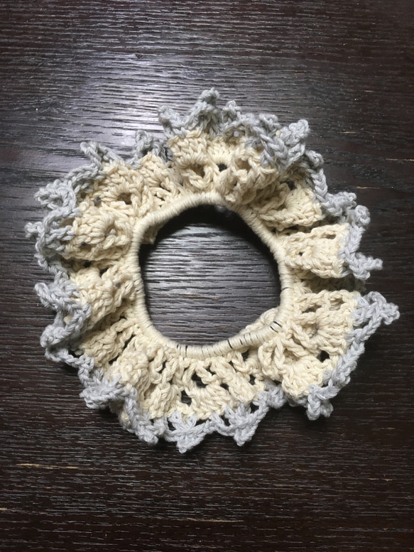 お取り置き可！かぎ針編みシュシュ・1段フリル・ヘアアクセサリー・髪飾り 1枚目の画像