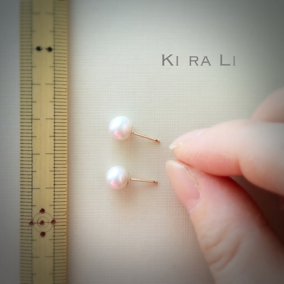 １４KGF　白い淡水パール　一粒のピアス　７ミリ珠 5枚目の画像