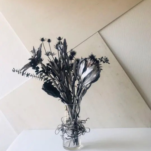 個性的・【モノトーン】インテリアドライフラワーアレンジメント 花瓶
