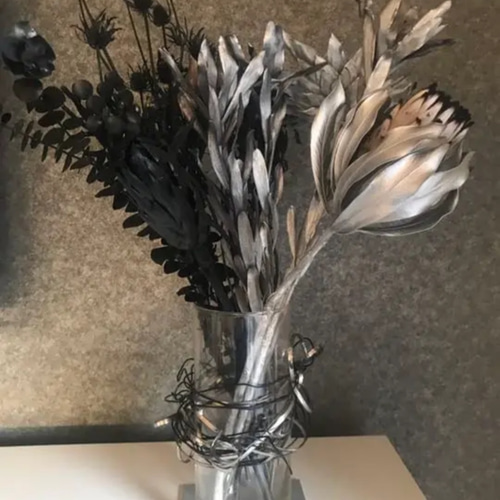個性的・【モノトーン】インテリアドライフラワーアレンジメント 花瓶