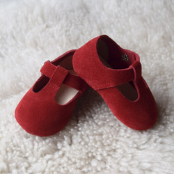 紅色T型真皮瑪莉珍嬰兒鞋 手工嬰兒鞋 彌月禮物 手作學步鞋 女寶寶禮物 滿月禮 紅色女寶寶嬰兒鞋 百日宴 第3張的照片