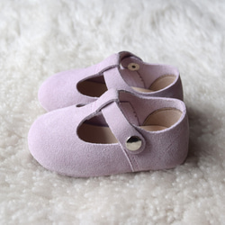 淡紫色禮物嬰兒鞋 淺紫色手工嬰兒鞋 新生兒禮物 皮革嬰兒鞋 學步鞋 彌月禮物 手作娃娃鞋 寶寶鞋 第5張的照片