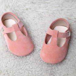 ピーチピンクの新生児靴　ベビーシューズ　ベビーギフト　出産祝い フラワーガール　バレーシューズ 7枚目の画像