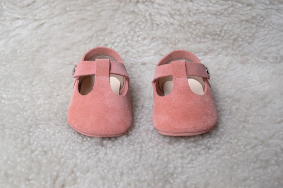 ピーチピンクの新生児靴　ベビーシューズ　ベビーギフト　出産祝い フラワーガール　バレーシューズ 8枚目の画像