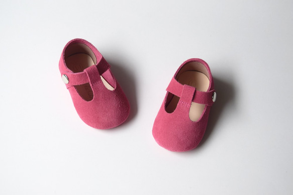 桃紅色嬰兒鞋 桃紅色T型真皮瑪莉珍嬰兒鞋 手工嬰兒鞋 彌月禮物 手作學步鞋 滿月禮物 嬰兒禮物 童鞋 第4張的照片