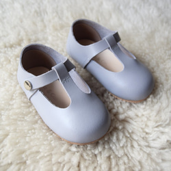 淺灰色女童鞋 瑪莉珍 嬰兒鞋 學步鞋 周歲照 週歲禮物 花童鞋 女寶寶童鞋 第2張的照片