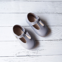 淺灰色女童鞋 瑪莉珍 嬰兒鞋 學步鞋 周歲照 週歲禮物 花童鞋 女寶寶童鞋 第4張的照片