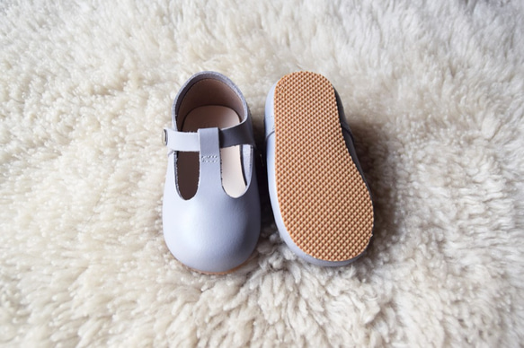 淺灰色女童鞋 瑪莉珍 嬰兒鞋 學步鞋 周歲照 週歲禮物 花童鞋 女寶寶童鞋 第7張的照片