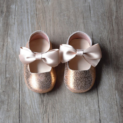 玫瑰金色女童鞋 嬰兒鞋 學步鞋 周歲照 週歲禮物 花童鞋 女寶寶童鞋 第1張的照片