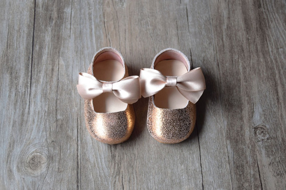 玫瑰金色女童鞋 嬰兒鞋 學步鞋 周歲照 週歲禮物 花童鞋 女寶寶童鞋 第1張的照片