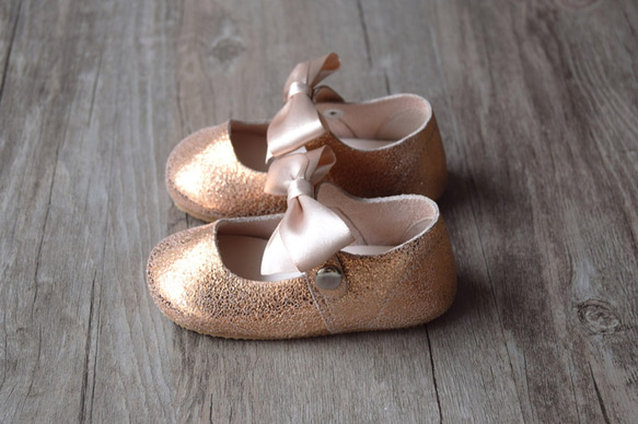 玫瑰金色女童鞋 嬰兒鞋 學步鞋 周歲照 週歲禮物 花童鞋 女寶寶童鞋 第6張的照片