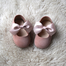 ローズピンク子供靴　バレーシューズ　誕生日お祝い　リングーガール　親子写真　 1枚目の画像