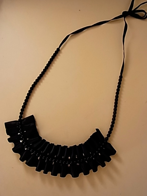 black ribbon necklace 1枚目の画像