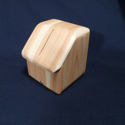 貯金箱　ひのき　木製　小型　単純　お金を貯めよう すっきり形　木目きれい　 1枚目の画像