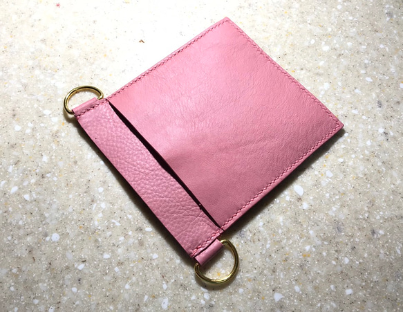 ピンクのレザーポケットペンケース 2枚目の画像