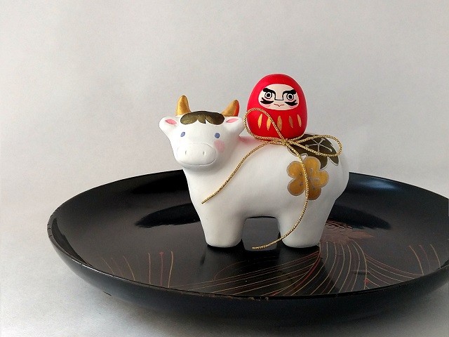 だるま と干支　丑