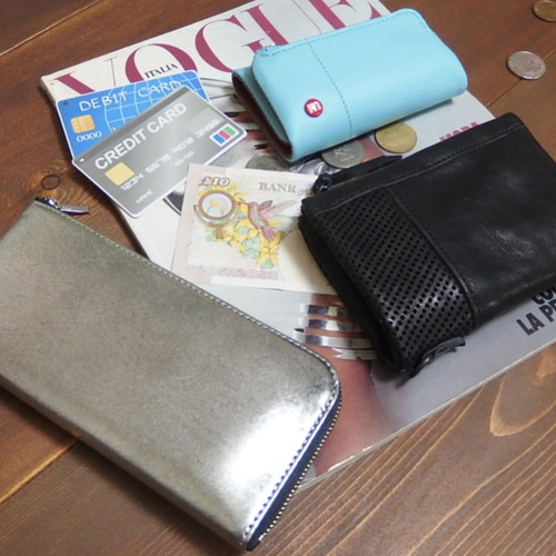 creemaコンパクト財布 ギミック/仕掛けオイレザーミニ財布 【革4色】・12色の刺繍＆糸