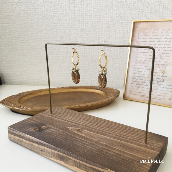 ヴィンテージ感のあるドイツ製アクリル×gold×pearl earring 3枚目の画像