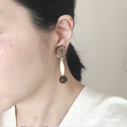 セピア色のドイツ製アクリル☆ivory×wood earring 5枚目の画像