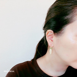 【8月誕生石】14kgfペリドット×stardust leaf earring[ノンホールピアス・ピアス] 4枚目の画像