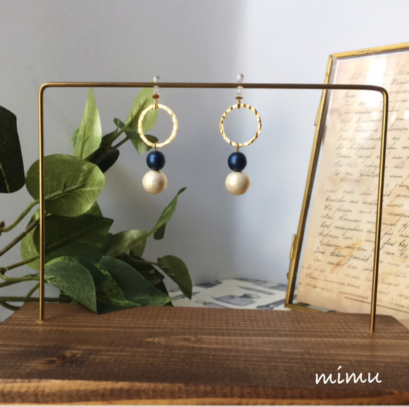 濃紺の華やかさnavy×gold cotton pearl earring [ピアス] 2枚目の画像