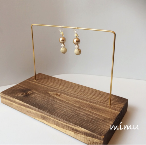 (再販)レトロで華やか☆3連beige×ivory earring[ノンホールピアス･ピアス] 2枚目の画像