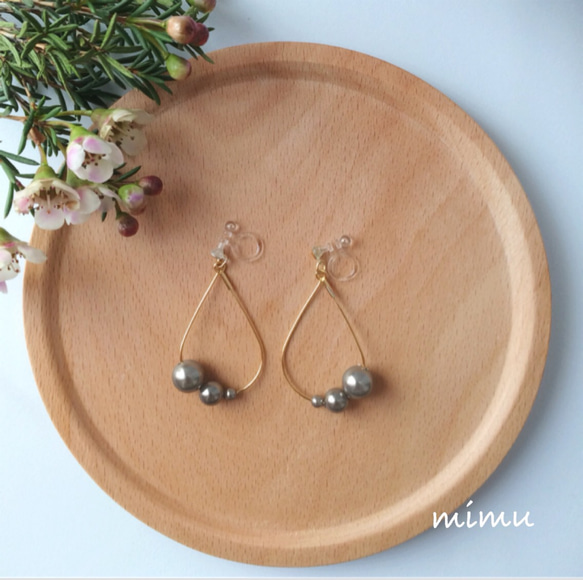 チャコールグレー☆pearl×drop hoop earring[ピアス] 1枚目の画像