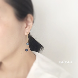 ネイビーの味わい☆chain×curve line earring[ピアス] 3枚目の画像