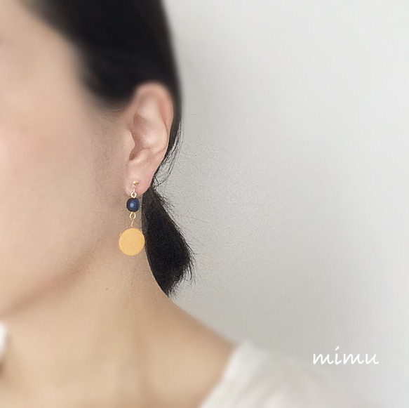 (再販)navy×mustard wood earring[ピアス] 2枚目の画像