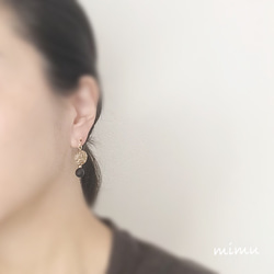 ヴィンテージ感のあるチェコヨーロピアンガラス×gold×black earring[ピアス] 3枚目の画像