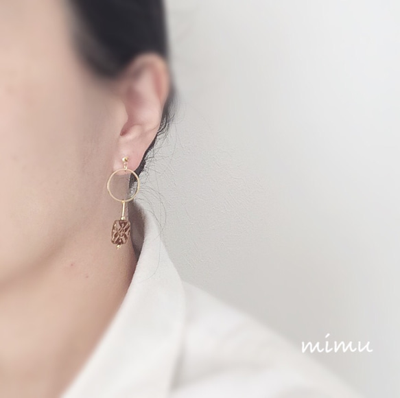 揺れるgold circle×べっ甲earring[ノンホールピアス・ピアス] 3枚目の画像