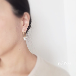 上品さと透明感☆gold oval wave × clear × pearl earring[ピアス] 4枚目の画像