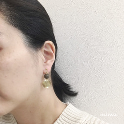 コロンとしたgray brown wood&stardust round wave earring[ノンホールピアス］ 4枚目の画像