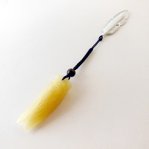 高品質イエロー翡翠 セミ 蝉 せみ 彫刻 根付 帯飾り 帯留め 美麗-BIREI