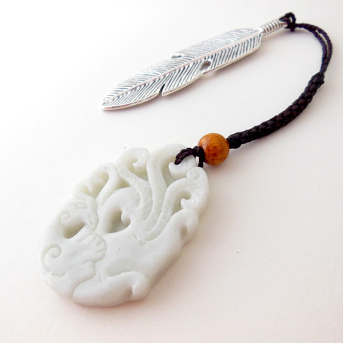 白翡翠 鳳凰 フェニックス 彫刻 根付 帯飾り コサージュ 美麗