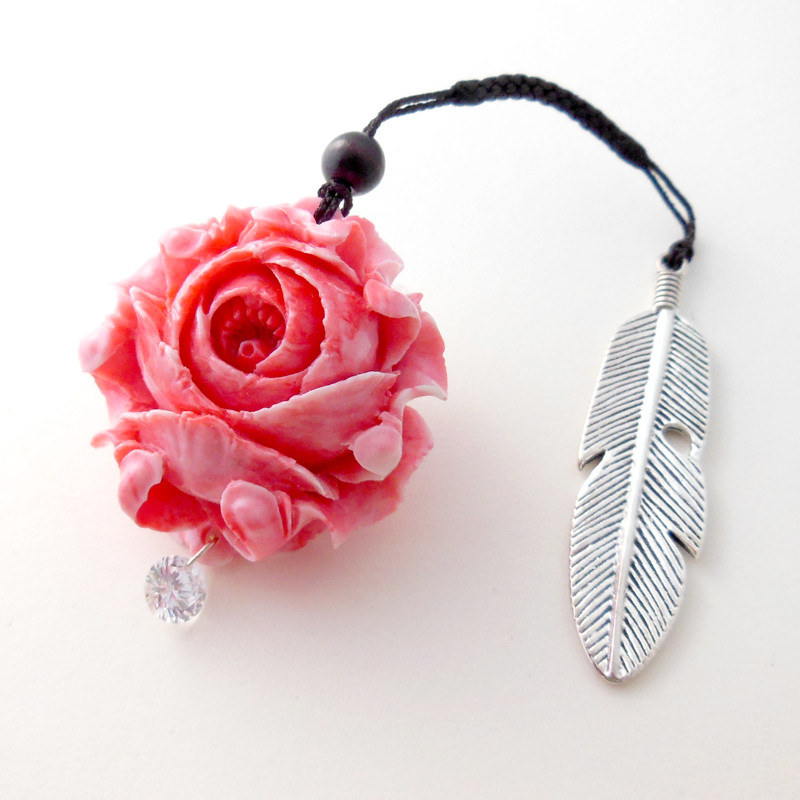 天然 オオシャコガイ 牡丹彫刻 墨流し染色 帯飾り