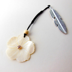 天然 白蝶貝 フラワー 根付 帯飾り 1枚目の画像