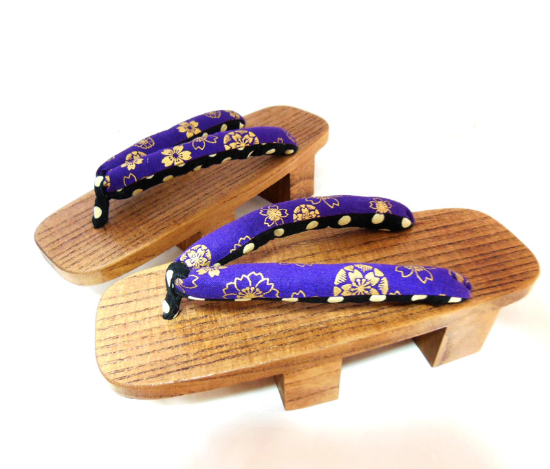 ふっくら鼻緒 和柄×水玉 桐 二枚歯 珈琲染め 下駄 23cm