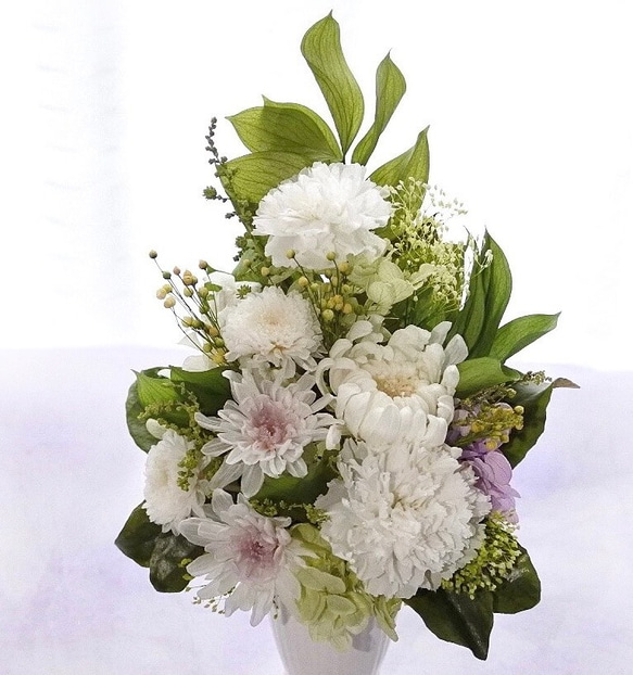 悠・YU》白がメインのお供え花・すべてプリザーブドフラワーの仏