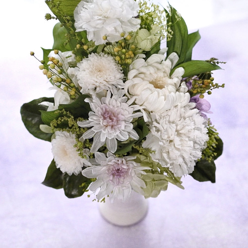 悠・YU》白がメインのお供え花・すべてプリザーブドフラワーの仏花  